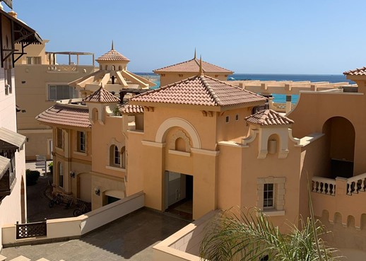 1 BR Apartment with Partial sea view